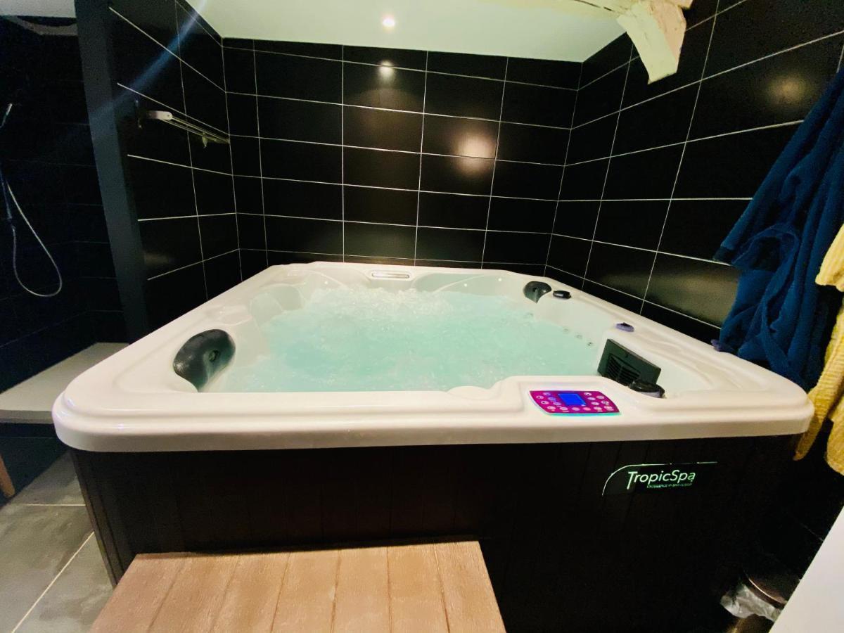 Escapade Romantique - Jacuzzi Et Parking Prive - 002 Apartment Rouen Luaran gambar